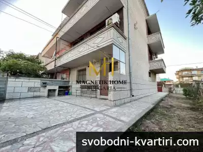 КЪЩА ЗА РАБОТНИЦИ / БРИГАДА с 4 спални, 2 кухни, 2 бани, 2 паркоместа и голям двор в ж.к. Ветрен