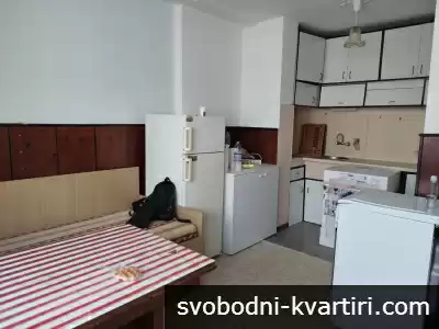 Тристаен над магазин Лидл