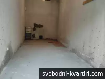 Давам под наем гараж на Центъра